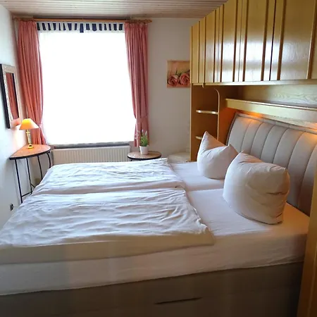 Specht - 1 - A89218 *